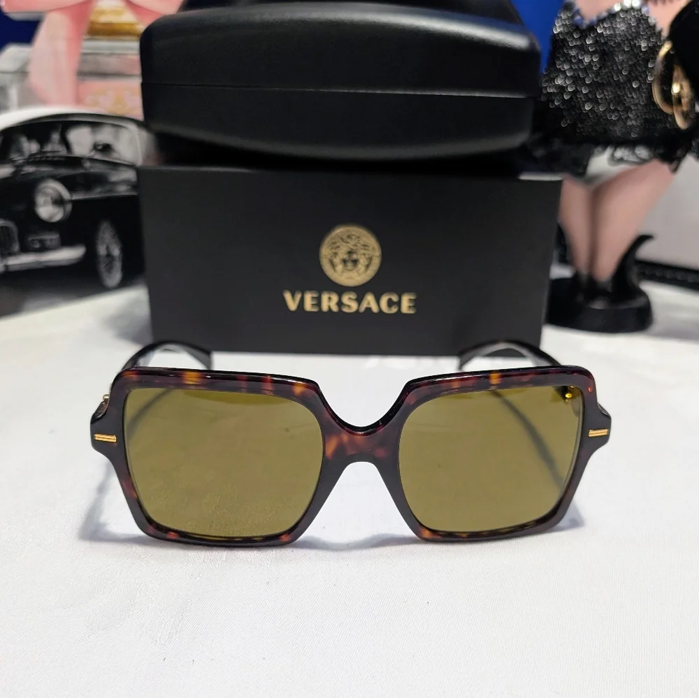 Versace nib chic